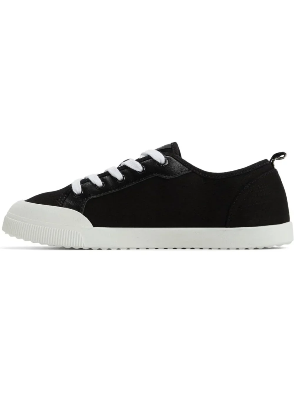 Women's Black Lightweight Low Top Lace Up Casual Fashion Shorebreak Sneakers